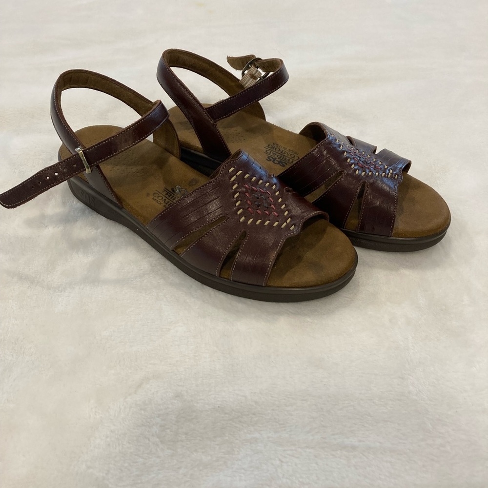 Sad vintage sandals 7 1/2 M